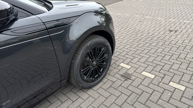 Land Rover Range Rover Evoque 1.5 P270e Hoxton Edition 5dr Auto Hatchback - Image 22